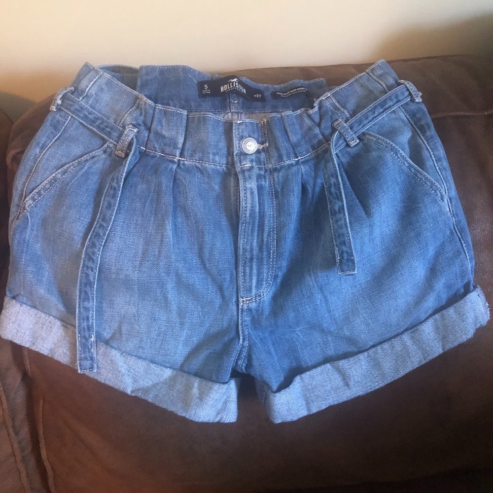 Hollister Denim Hi-Rise Mom Short 3"